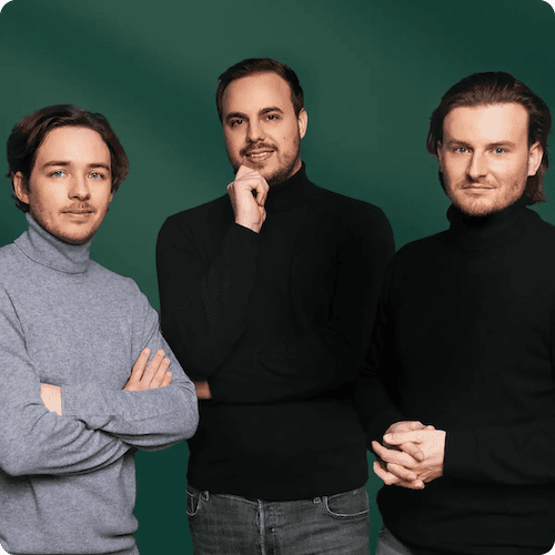 Bitpanda founders against green background